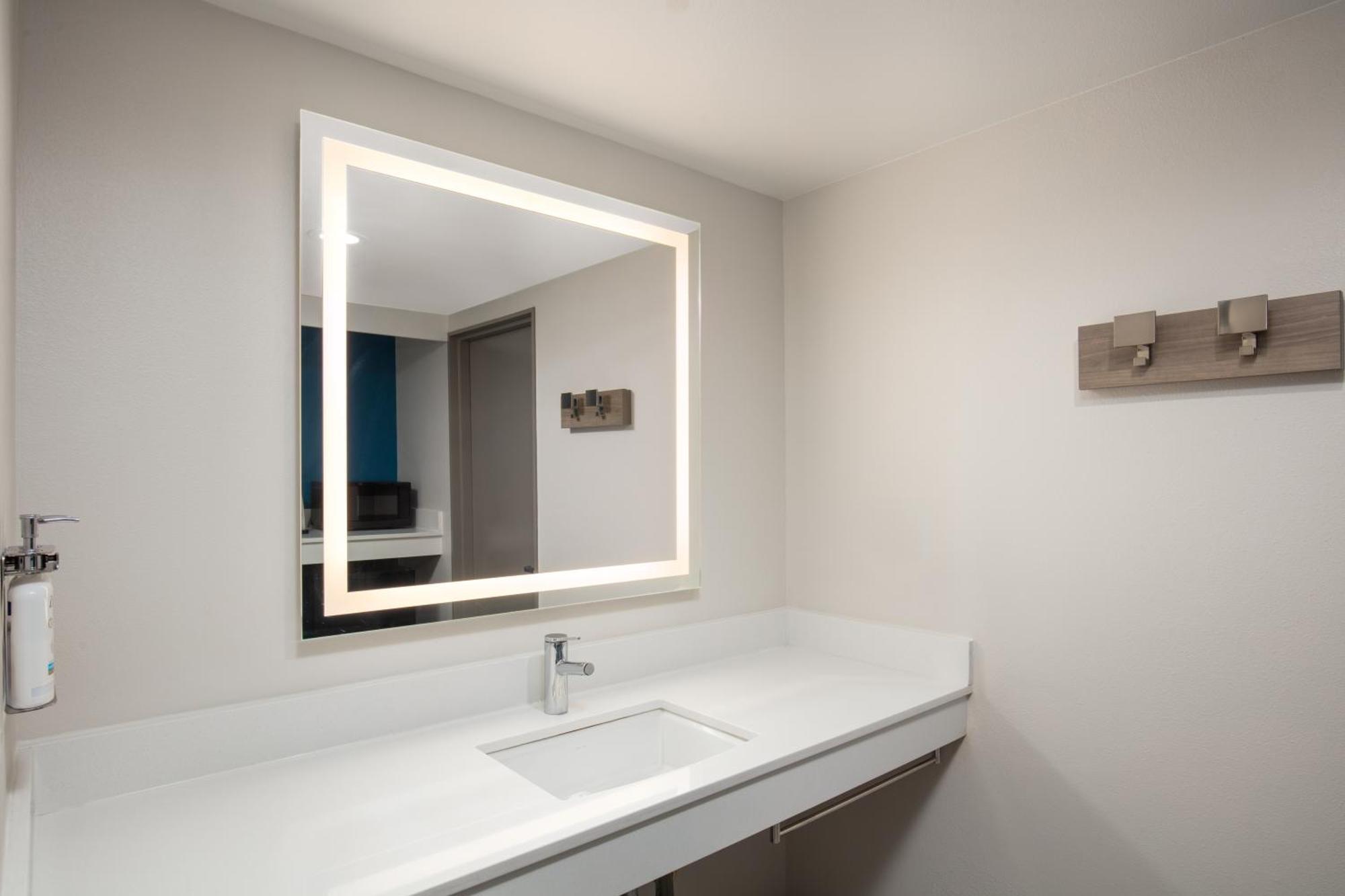 Holiday Inn Express Hotel & Suites Ventura Harbor By Ihg Dış mekan fotoğraf