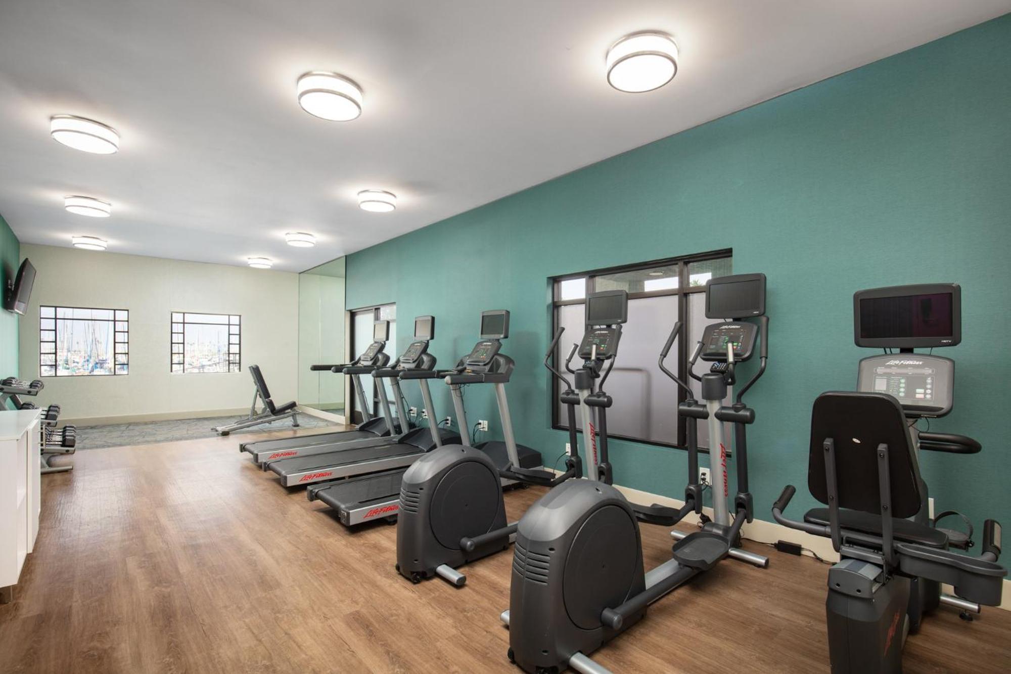 Holiday Inn Express Hotel & Suites Ventura Harbor By Ihg Dış mekan fotoğraf