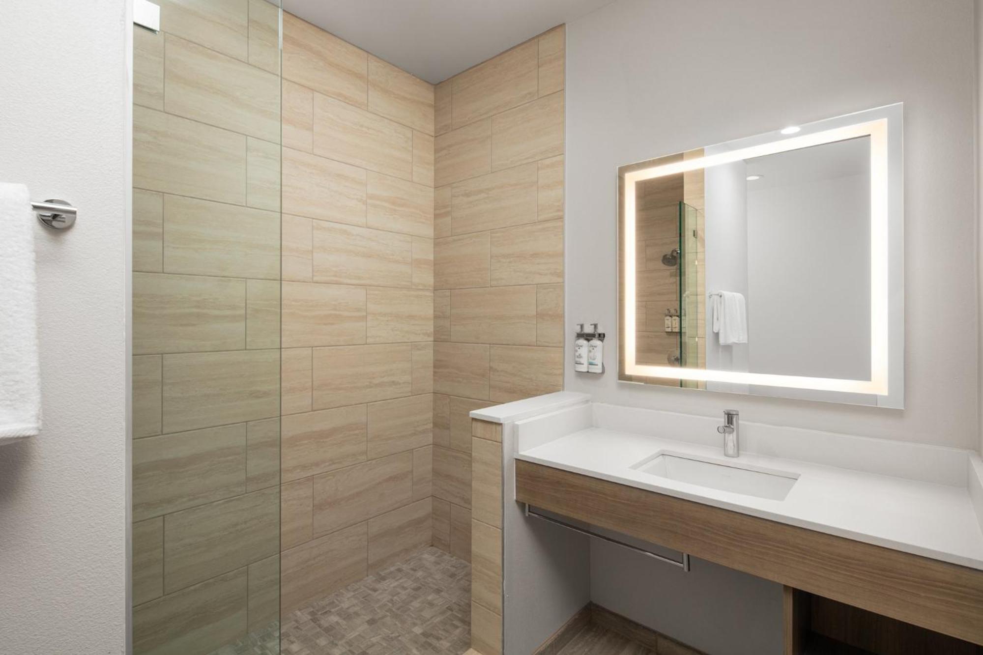 Holiday Inn Express Hotel & Suites Ventura Harbor By Ihg Dış mekan fotoğraf