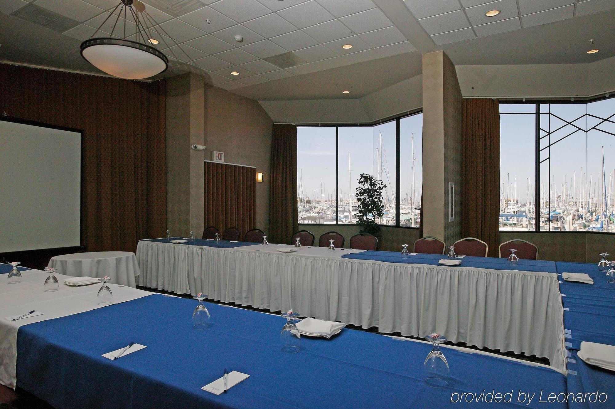 Holiday Inn Express Hotel & Suites Ventura Harbor By Ihg Konforlar fotoğraf